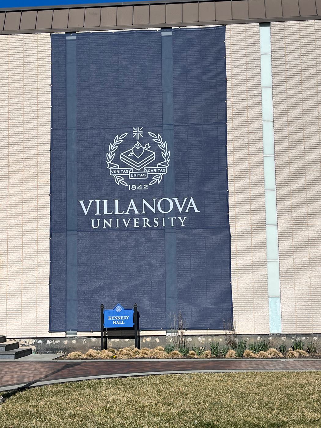 Villanova GIANT Mesh Banner